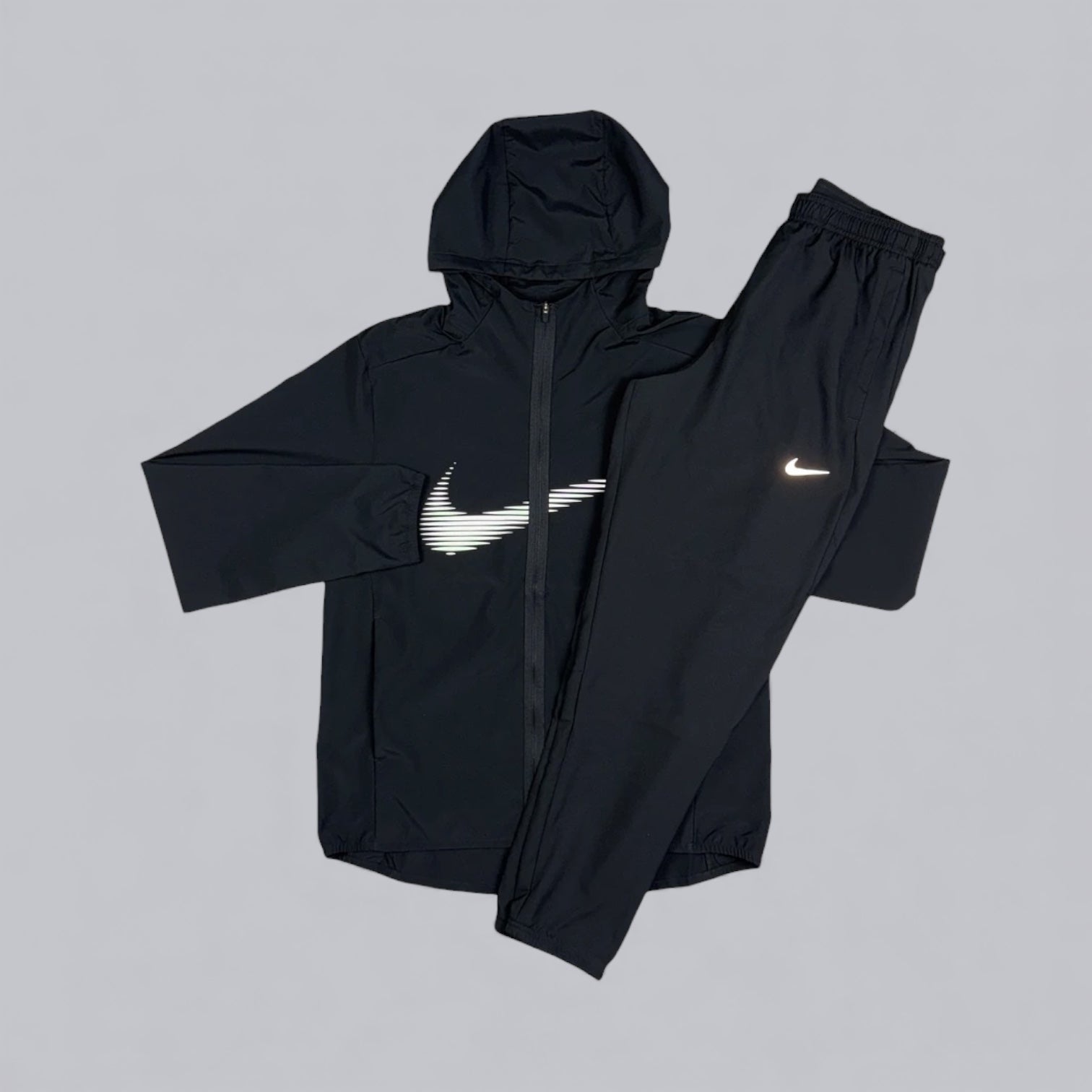NIKE FORM HD WINDRUNNER - BLACK
