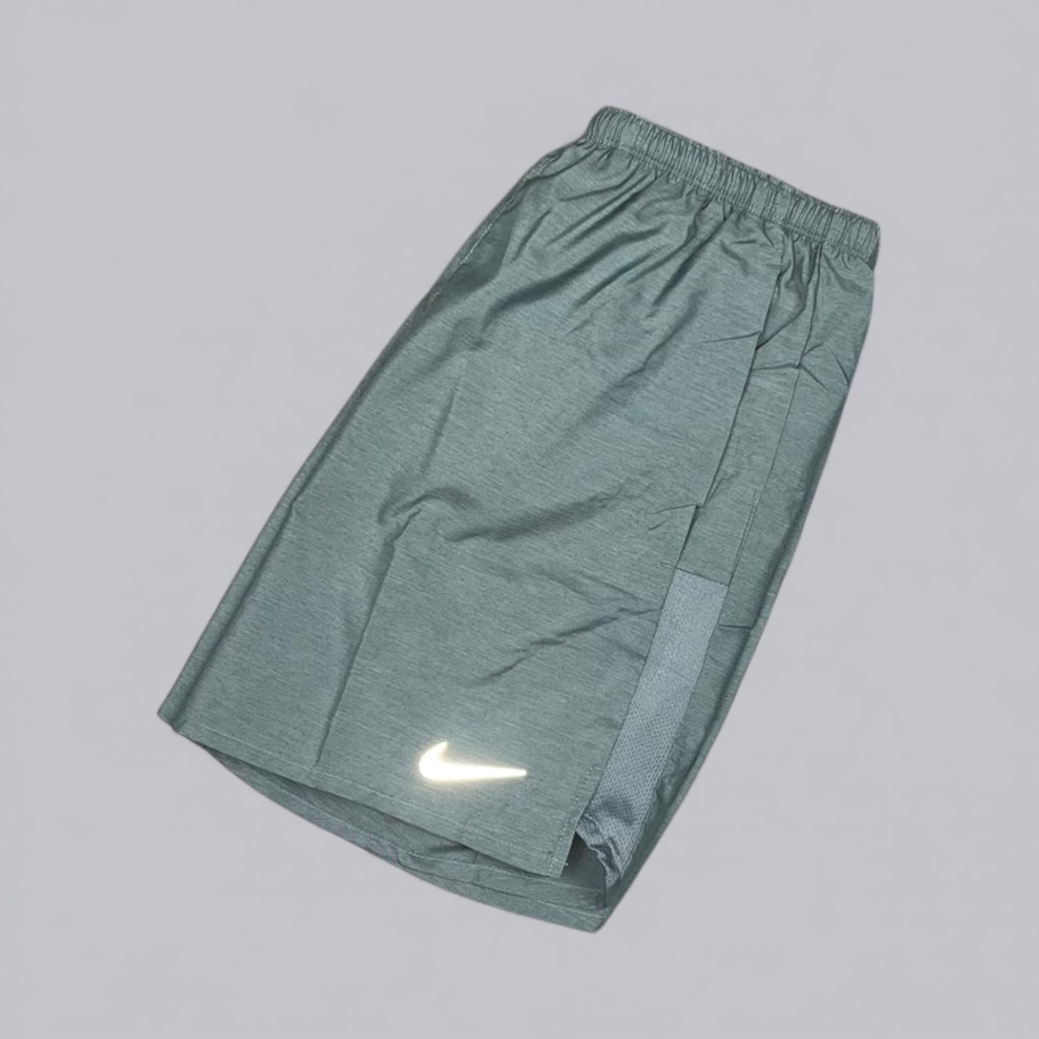 NIKE 5” CHALLENGER SHORTS - GREY
