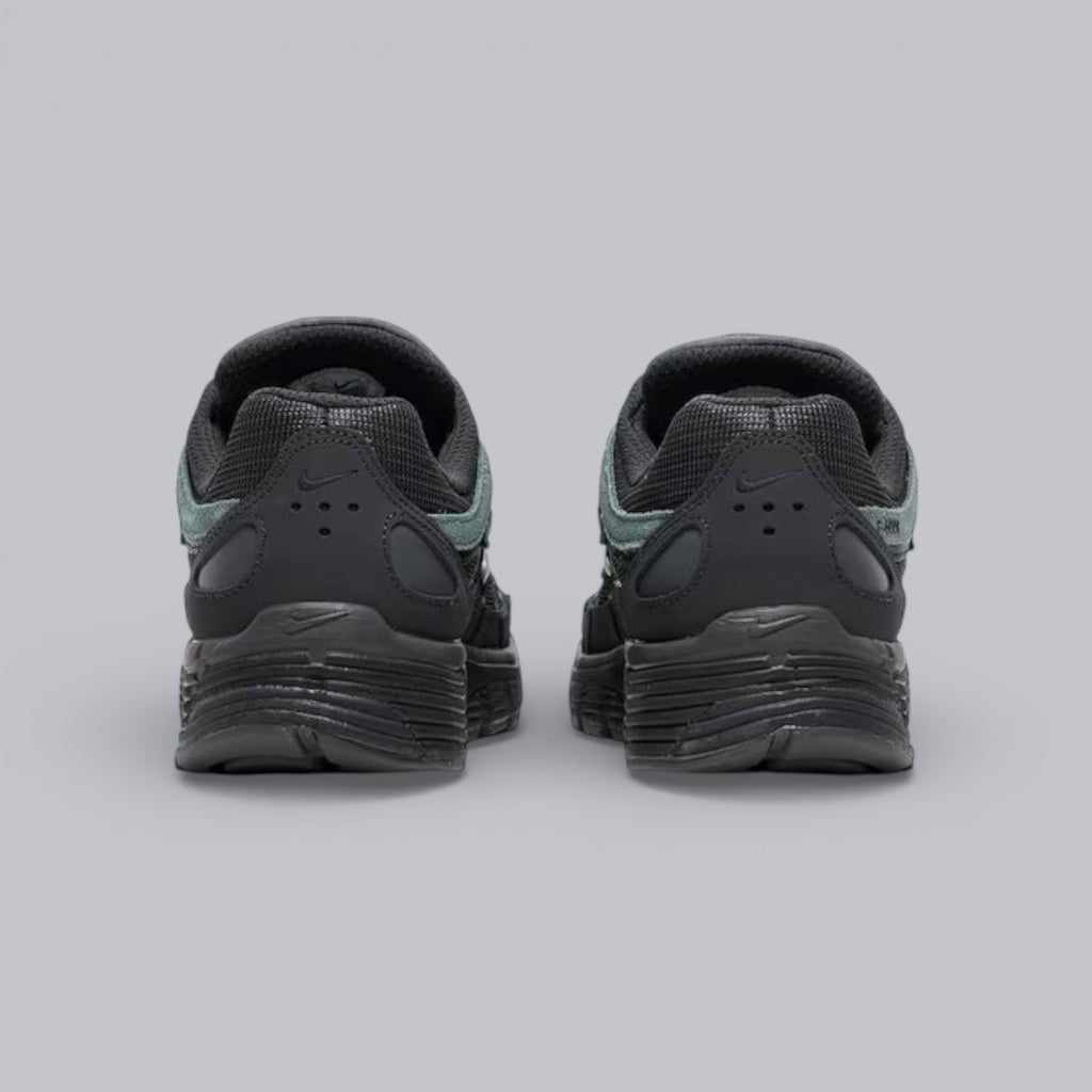 NIKE P6000 - ANTHRACITE/IRON GREY