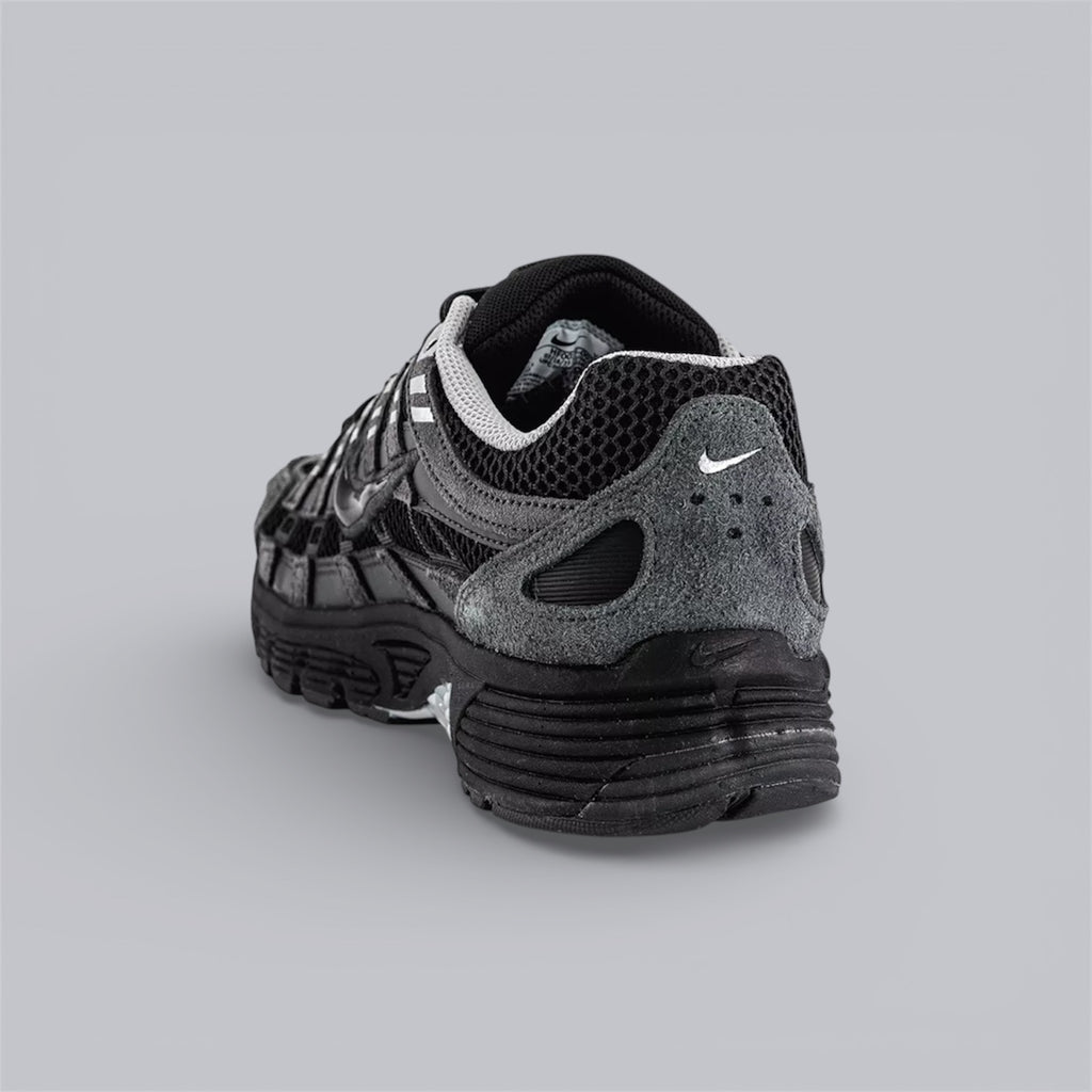 NIKE P6000 - ANTHRACITE BLACK