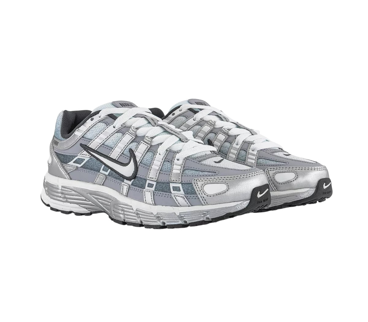 NIKE P6000 - METALLIC WOLF GREY