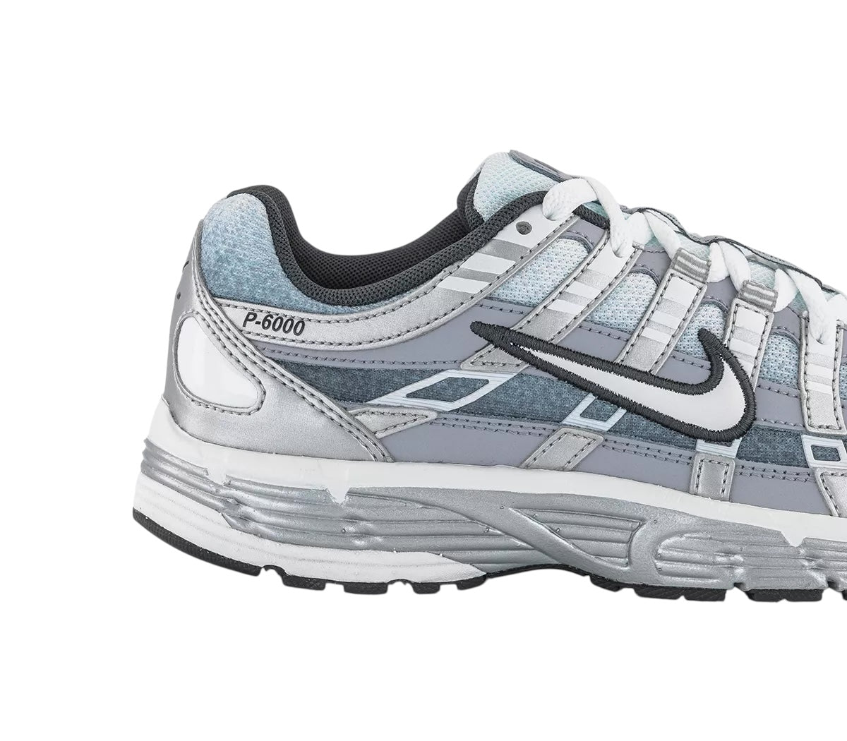 NIKE P6000 - METALLIC WOLF GREY