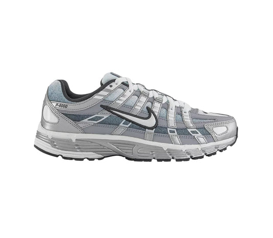 NIKE P6000 - METALLIC WOLF GREY