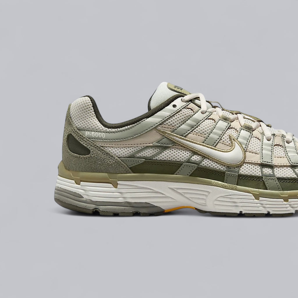 NIKE P6000 - CARGO KHAKI