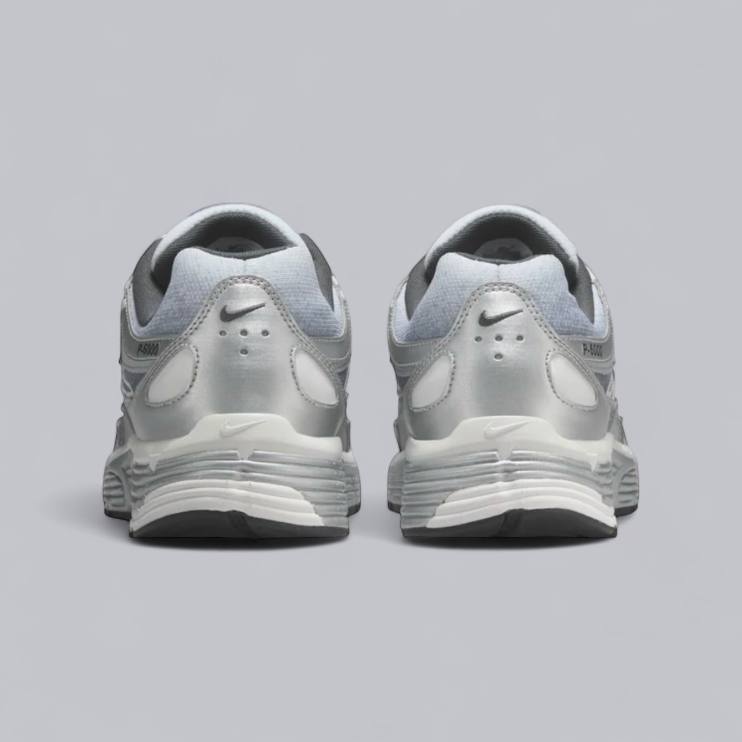 NIKE P6000 - METALLIC WOLF GREY