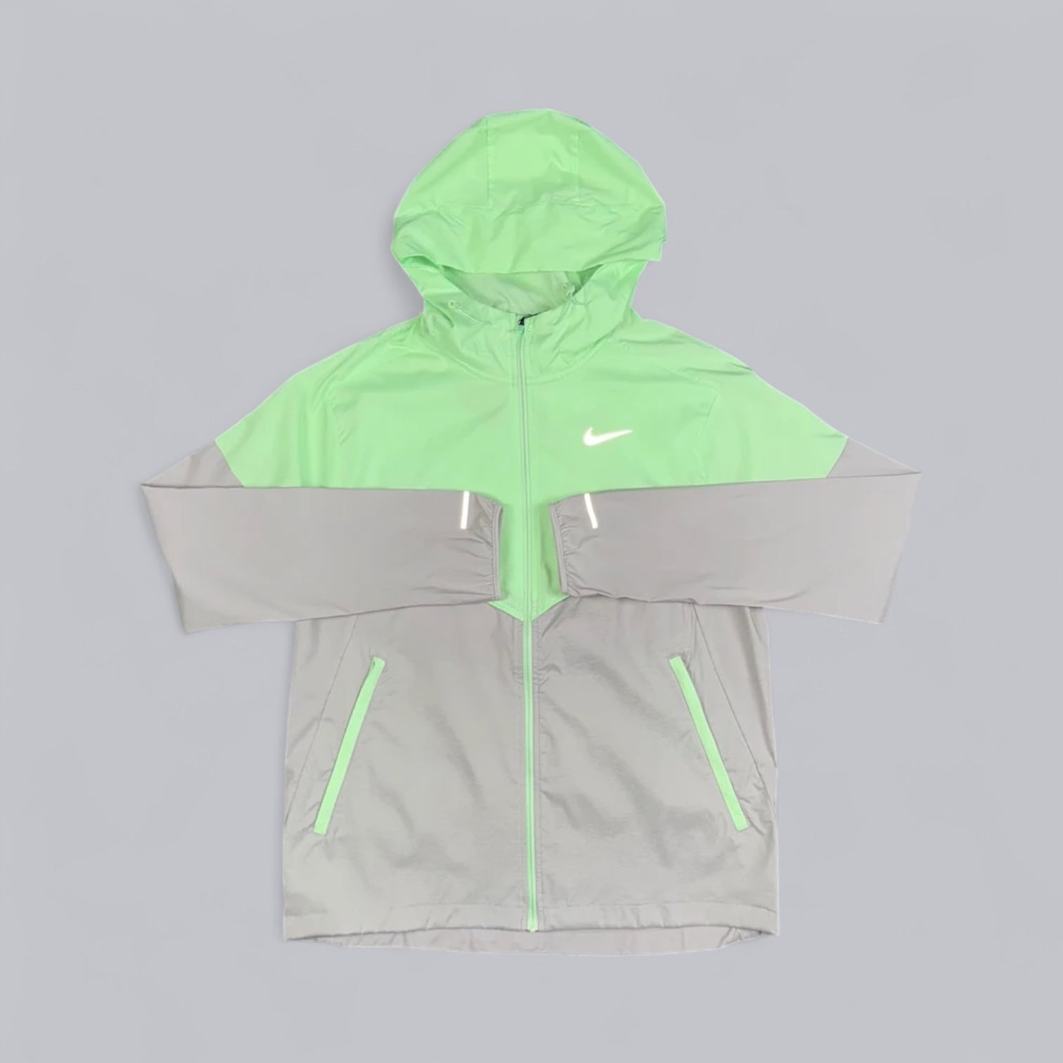 NIKE UV WINDRUNNER JACKET - VAPOUR GREEN
