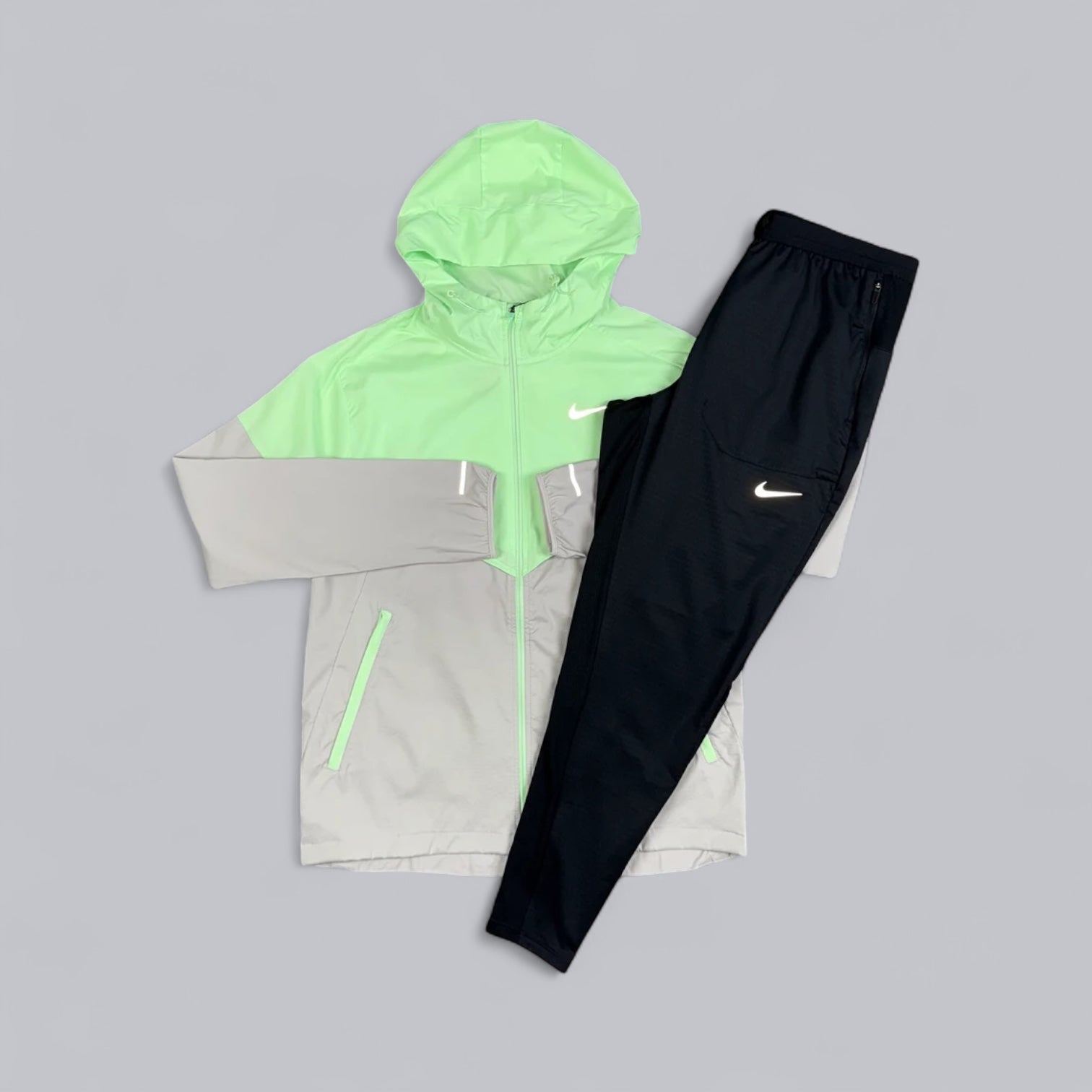 NIKE UV WINDRUNNER JACKET - VAPOUR GREEN