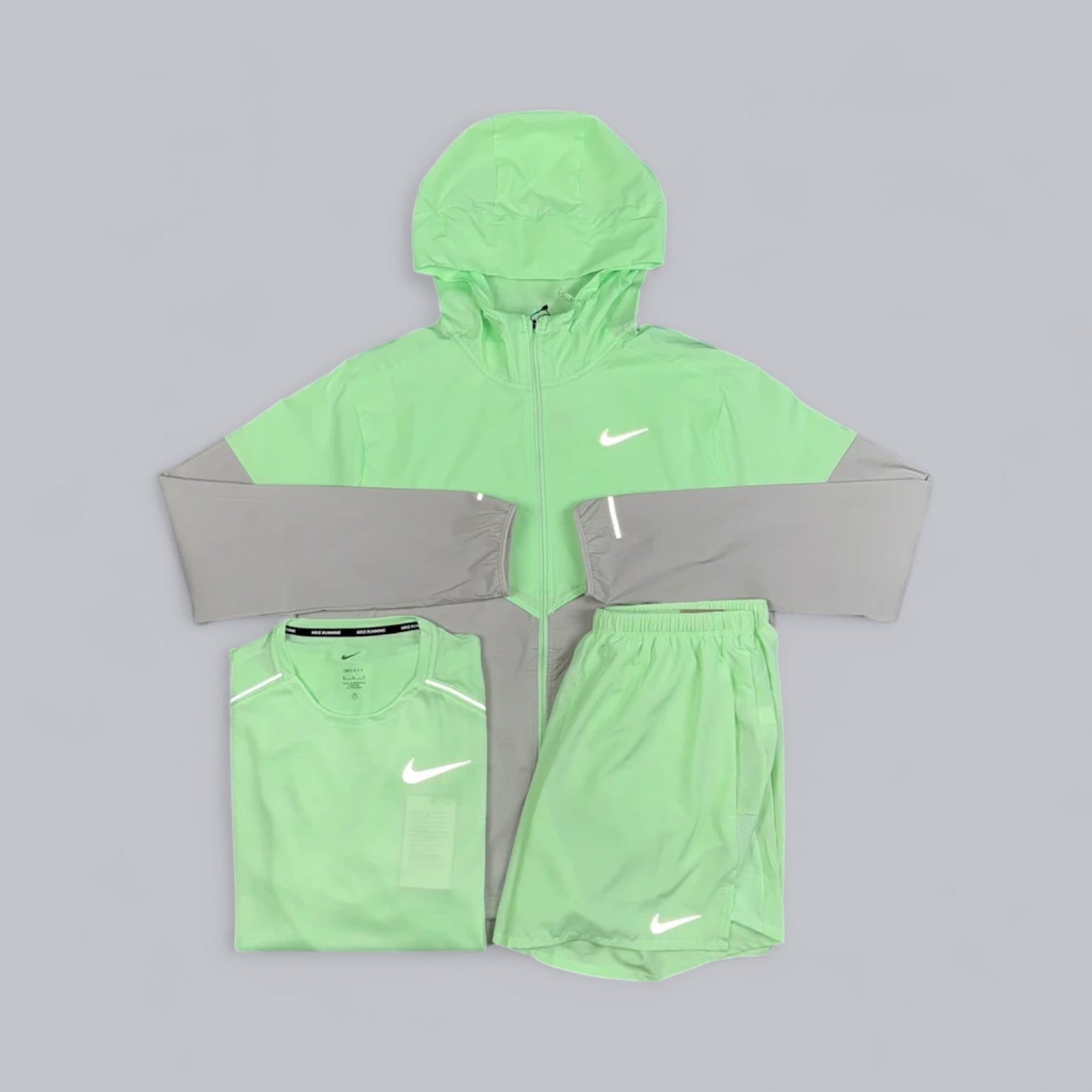 NIKE UV WINDRUNNER JACKET - VAPOUR GREEN