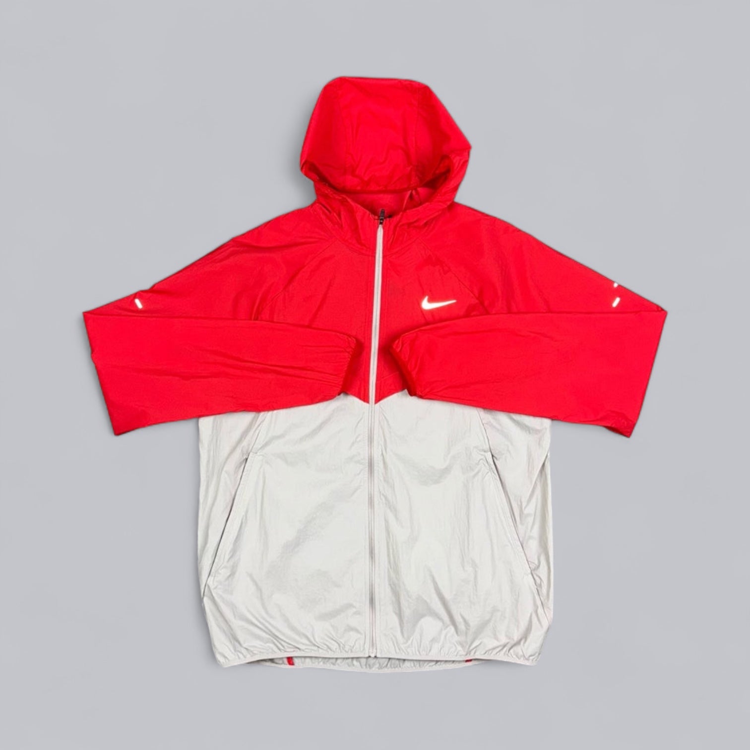 NIKE UV WINDRUNNER JACKET - RED