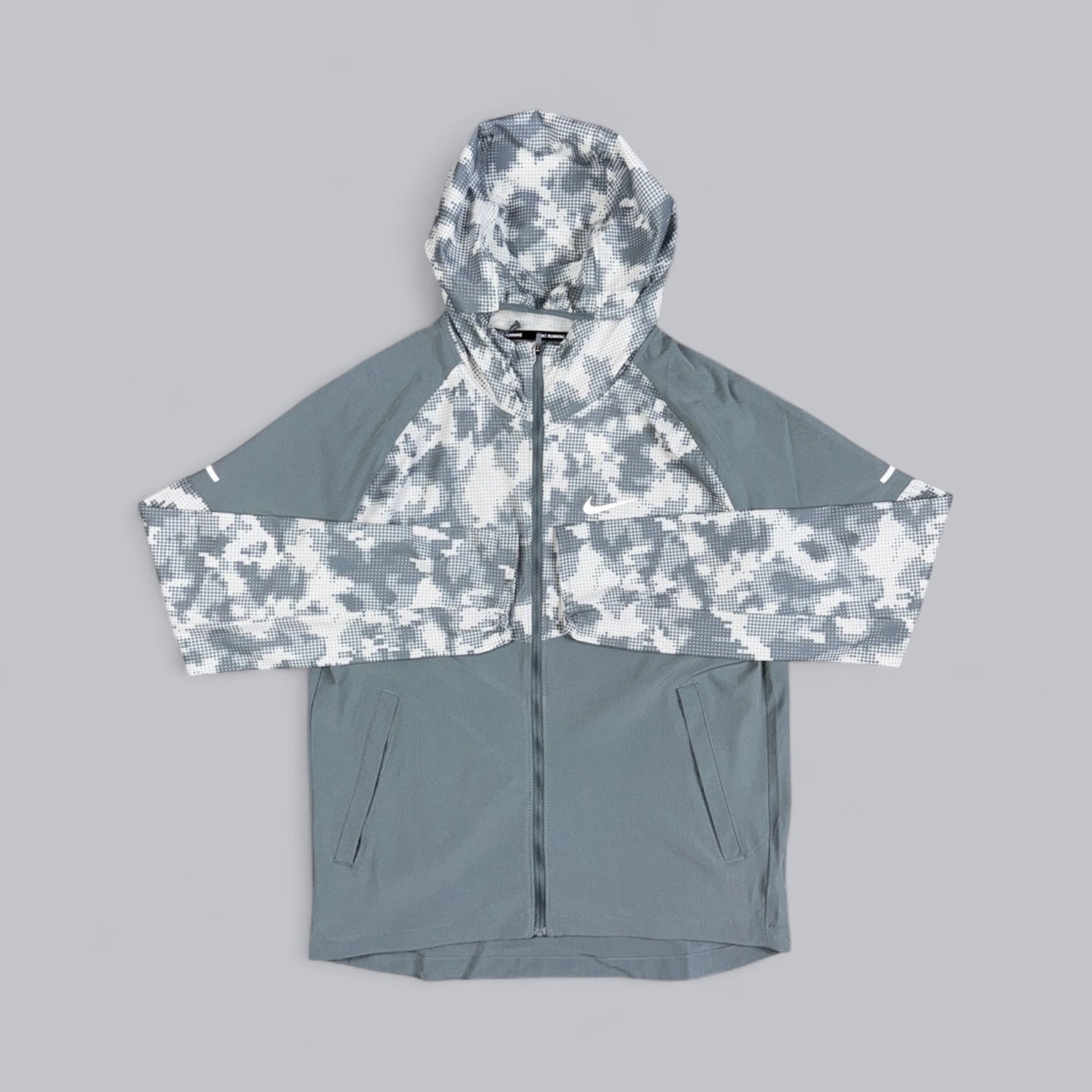 NIKE DIGITAL REPEL MILER JACKET - GREY
