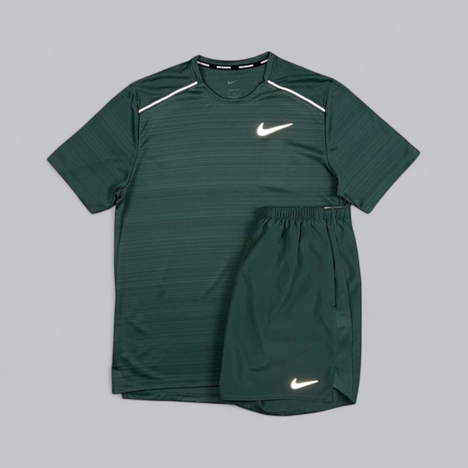 NIKE MILER 1.0 T-SHIRT - VINTAGE GREEN