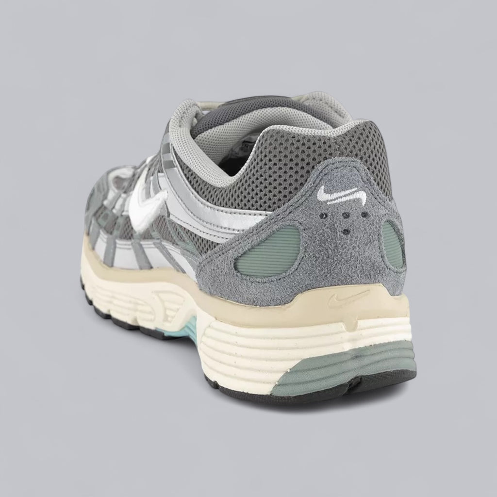 NIKE P6000 - FLAT PEWTER