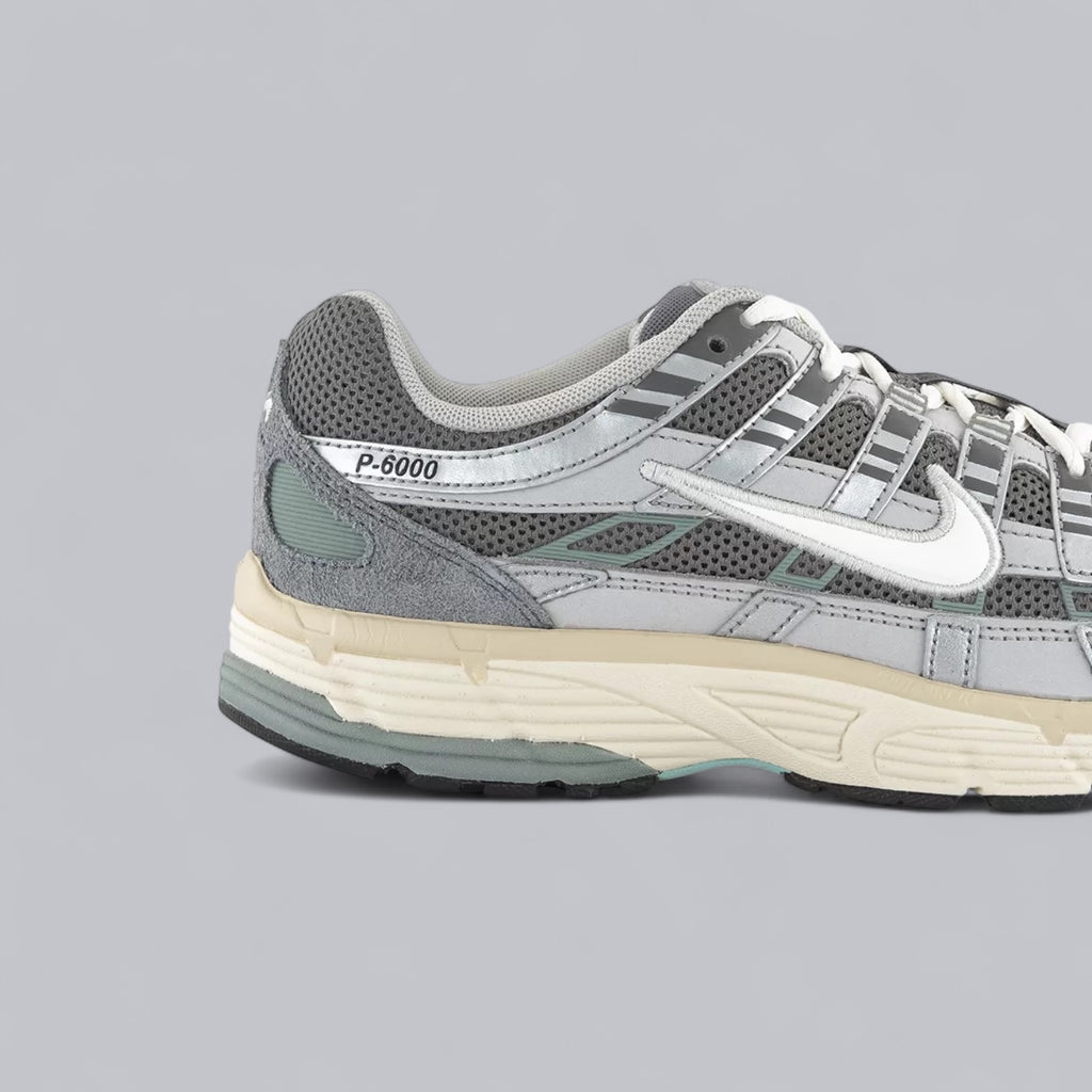 NIKE P6000 - FLAT PEWTER